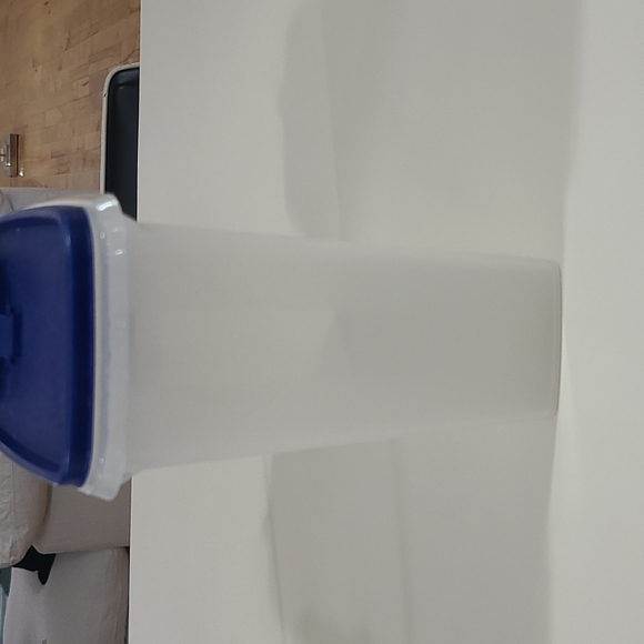 Tupperware Cereal Container - Picture 2 of 5